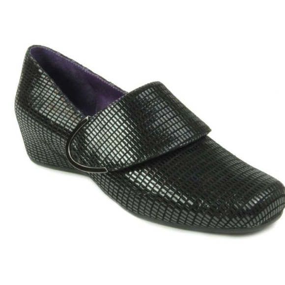 Vaneli Meder shoes, 7.5 - Picture 3 of 10